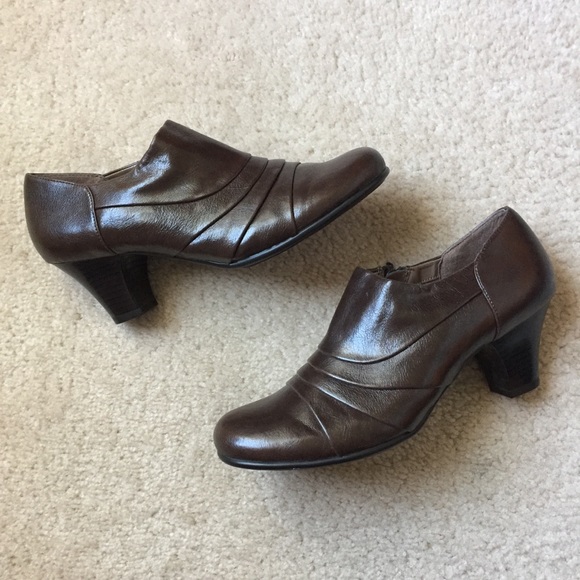 Aerosoles A2 Heelrest Brown Booties - Picture 1 of 8